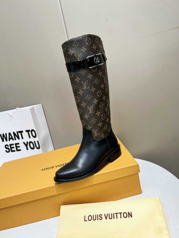 LV WOMEN’S BOOTS - Image 9