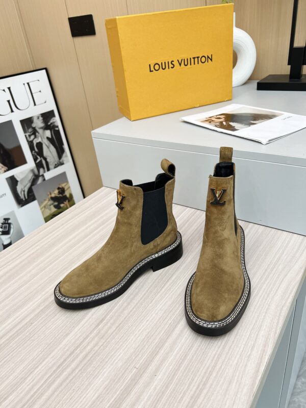 LV WOMEN’S BOOTS - Image 3