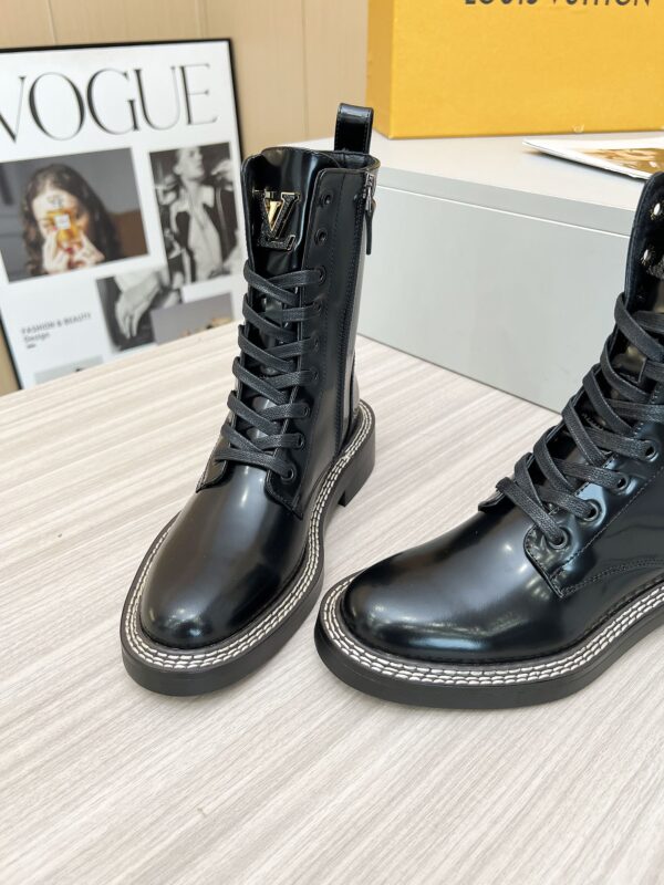 LV WOMEN’S BOOTS - Image 7