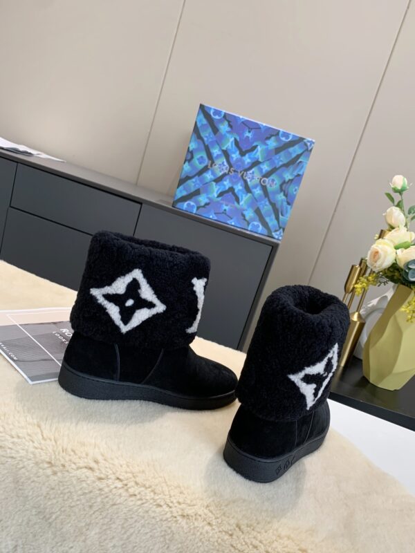 LV WOMEN’S BOOTS - Image 4