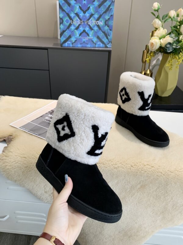 LV WOMEN’S BOOTS - Image 2