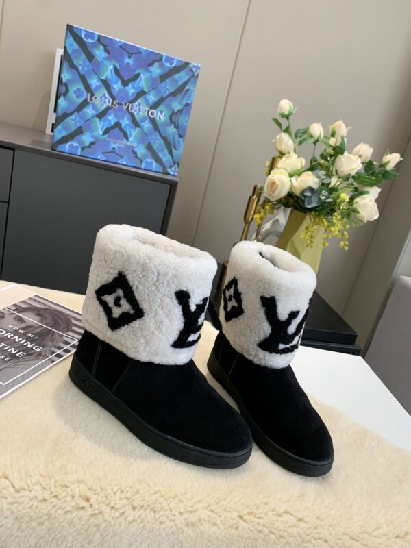 LV WOMEN’S BOOTS - Image 6