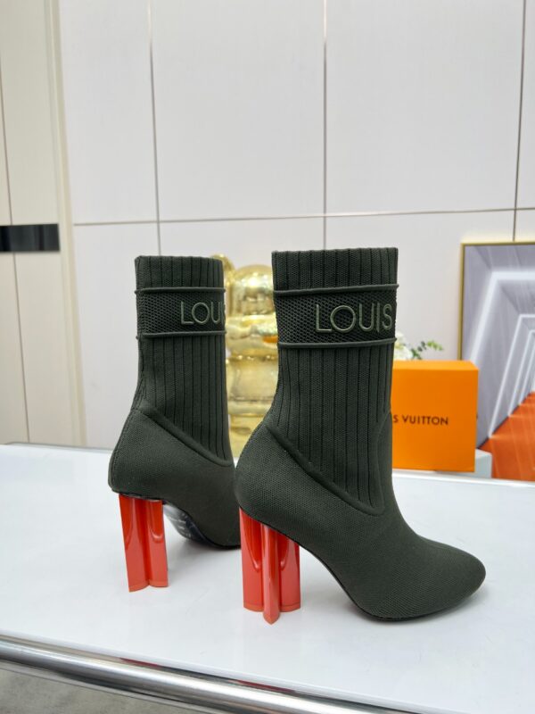 LV WOMEN’S BOOTS - Image 6