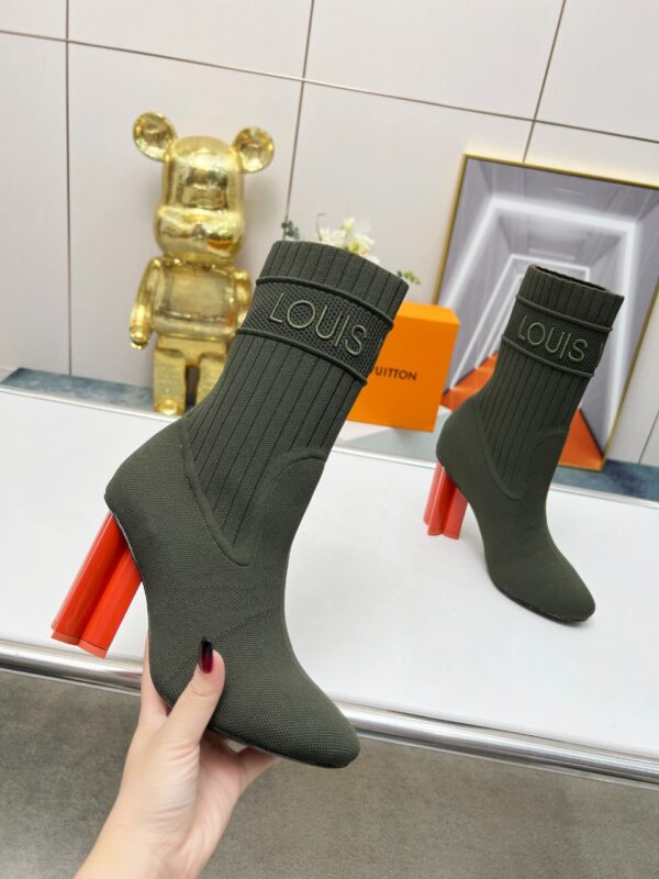 LV WOMEN’S BOOTS - Image 7