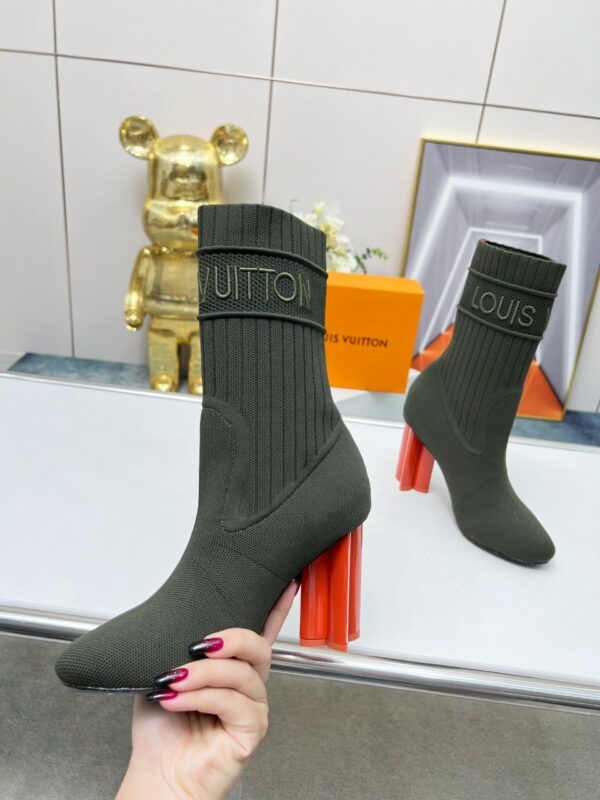 LV WOMEN’S BOOTS - Image 8