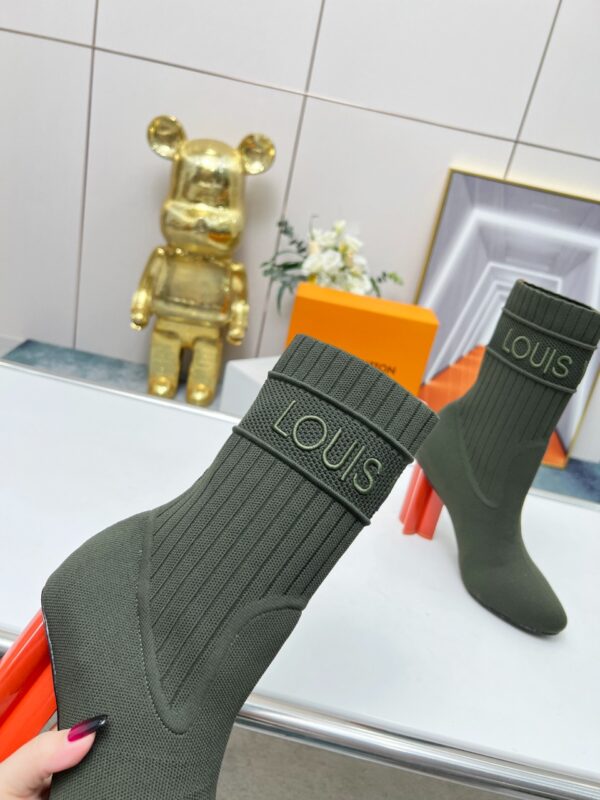 LV WOMEN’S BOOTS - Image 10