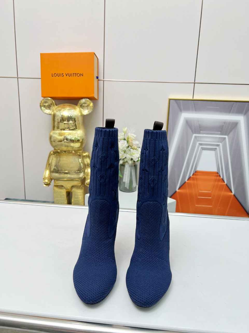 LV WOMEN’S BOOTS - Image 2