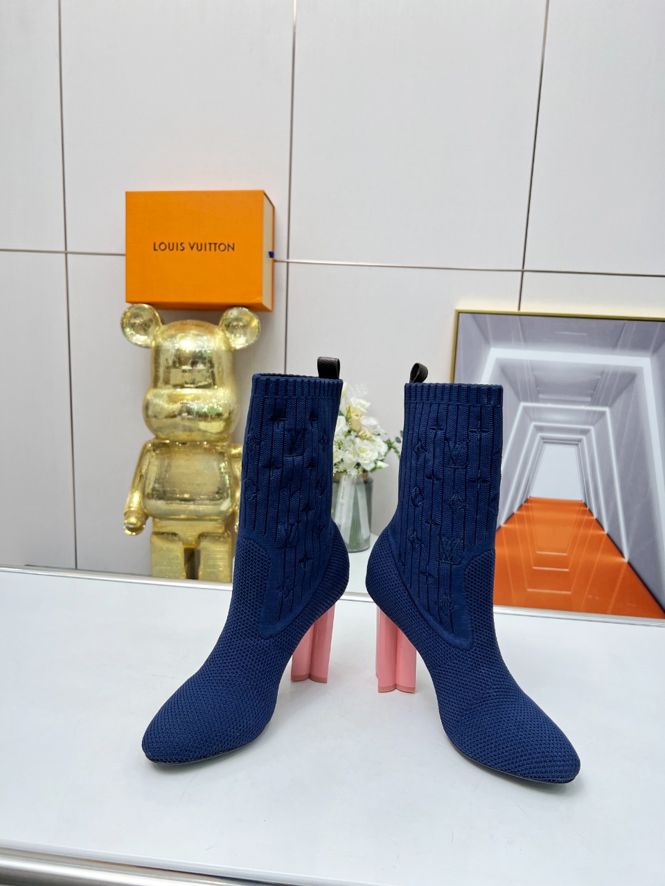 LV WOMEN’S BOOTS - Image 4