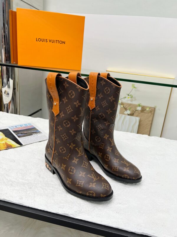 LV WOMEN’S BOOTS - Image 4