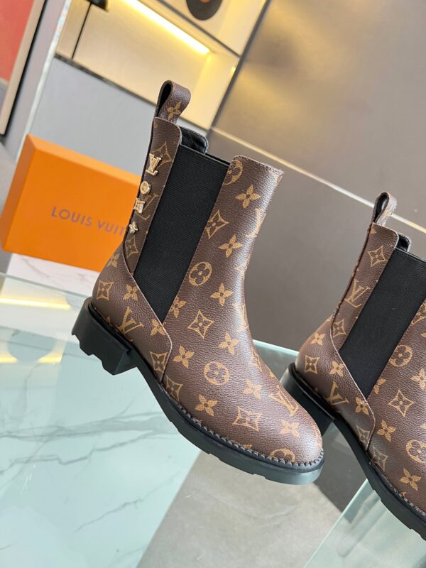 LV WOMEN’S BOOTS - Image 2