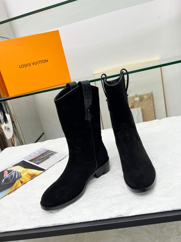 LV WOMEN’S BOOTS - Image 3