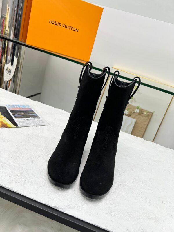 LV WOMEN’S BOOTS - Image 4