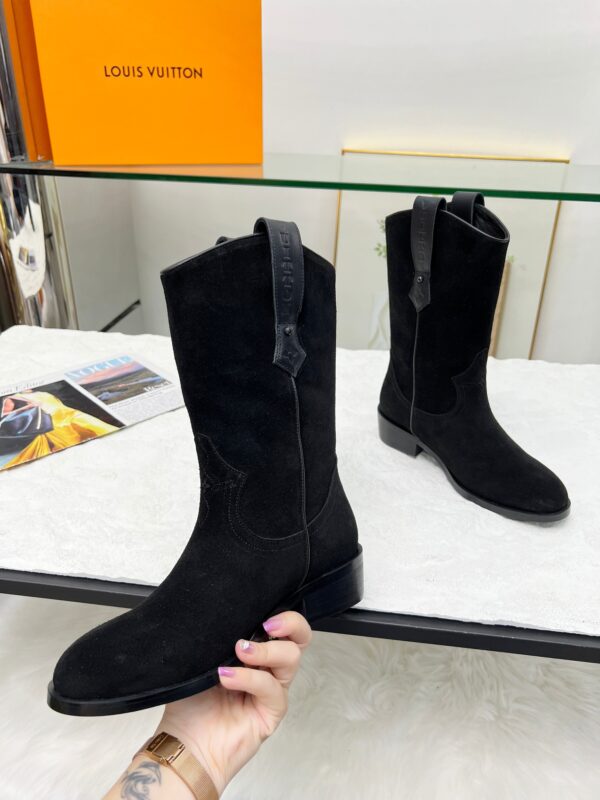LV WOMEN’S BOOTS - Image 5