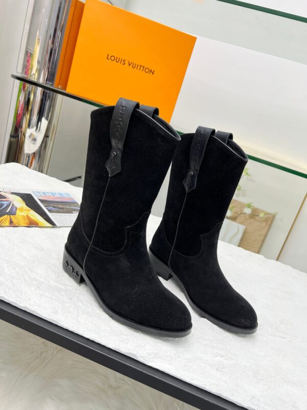 LV WOMEN’S BOOTS - Image 6