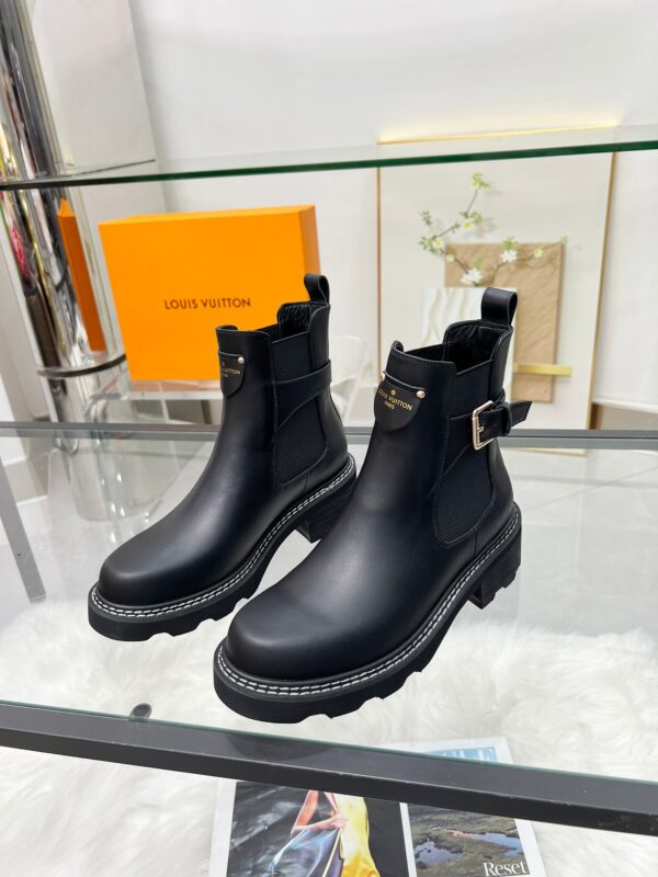 LV WOMEN’S BOOTS - Image 2