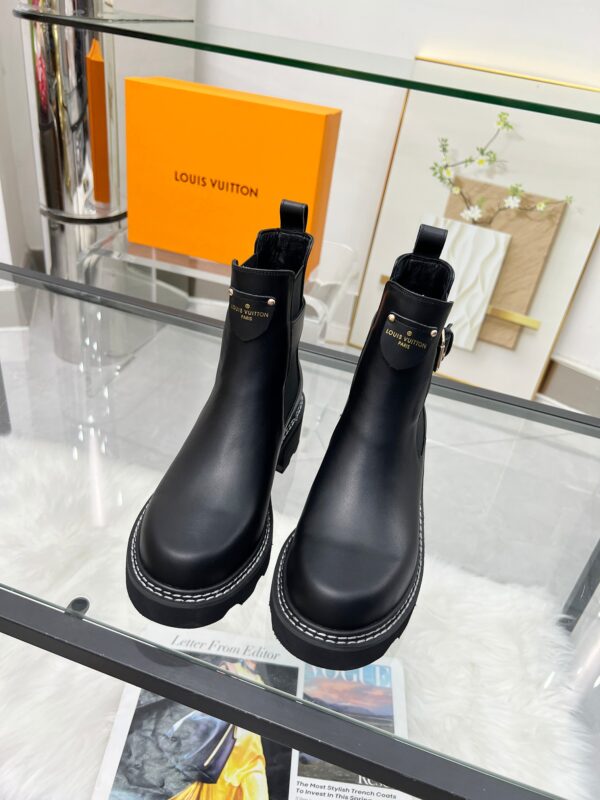 LV WOMEN’S BOOTS - Image 5