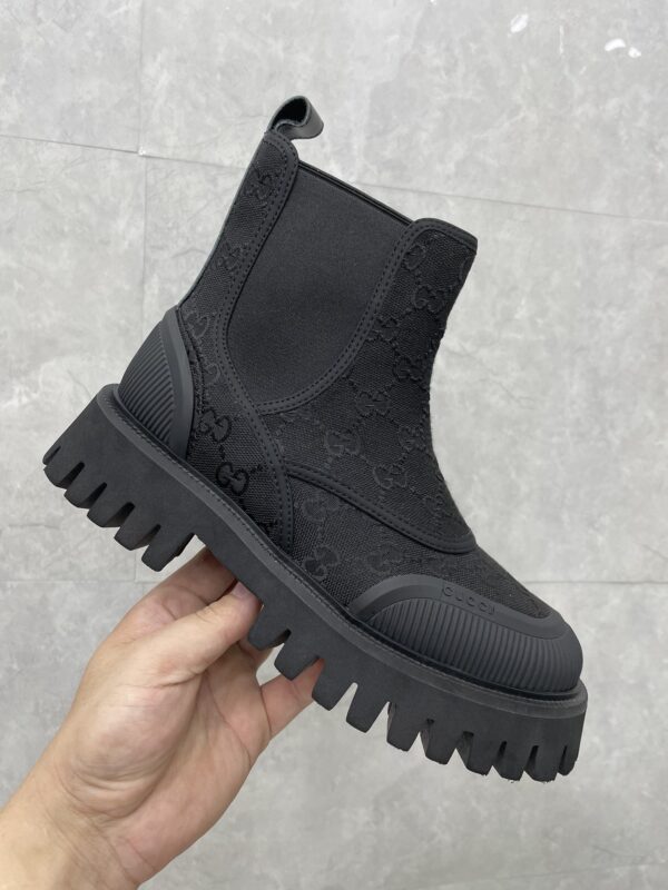 GUCCI WOMEN’S BOOTS - Image 6