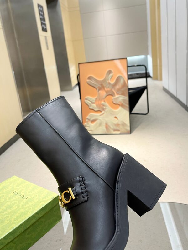 GUCCI WOMEN’S BOOTS - Image 4
