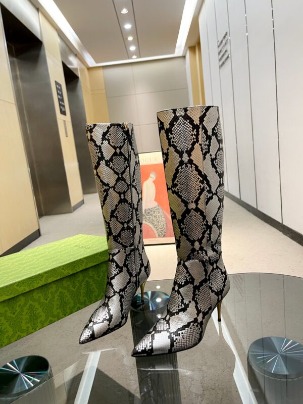 GUCCI WOMEN’S BOOTS - Image 2