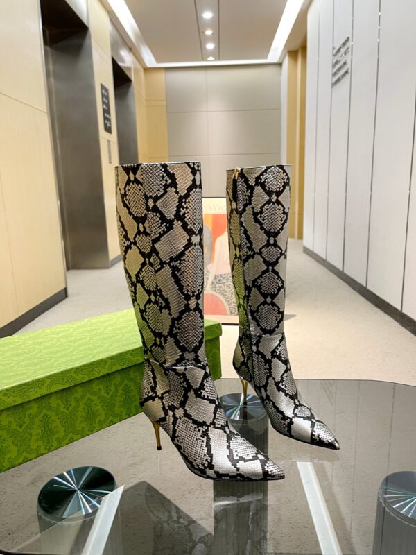 GUCCI WOMEN’S BOOTS - Image 6