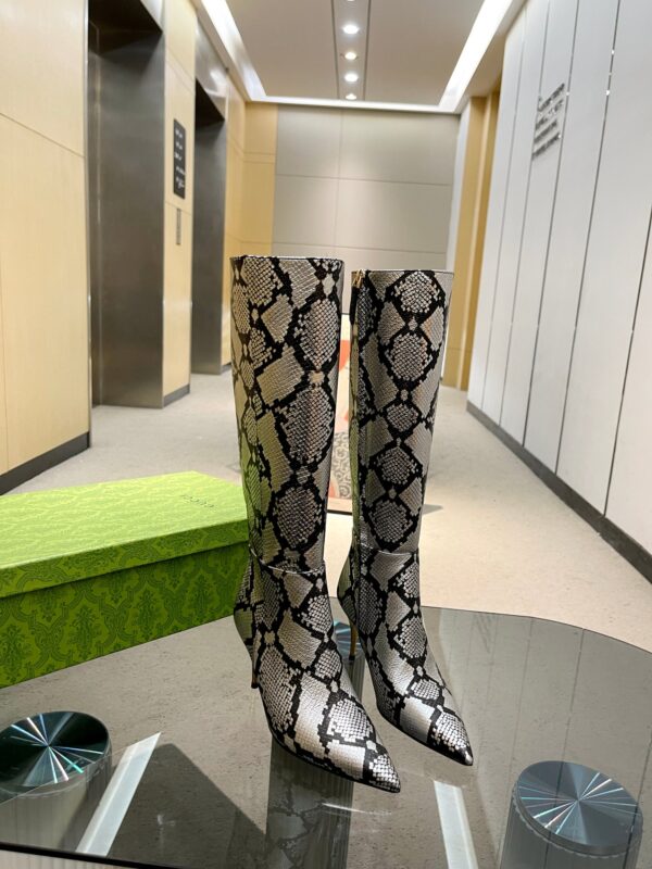 GUCCI WOMEN’S BOOTS - Image 7