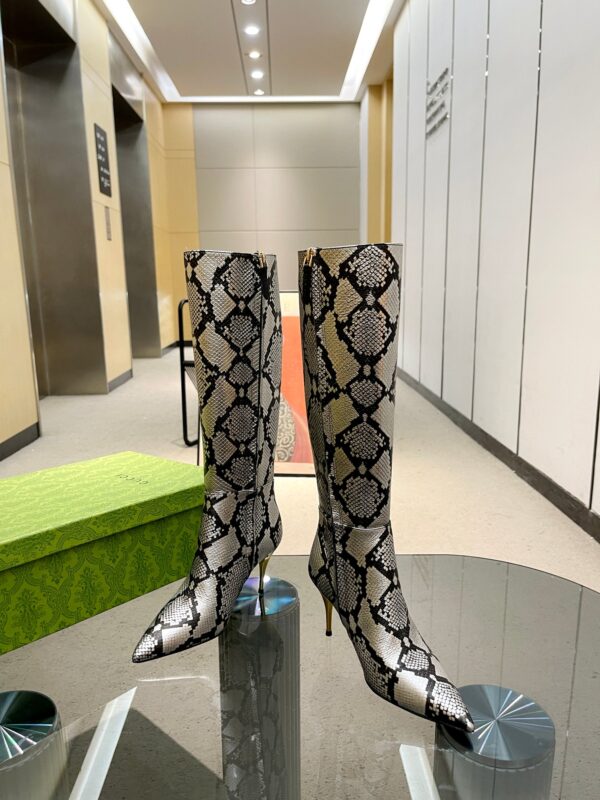 GUCCI WOMEN’S BOOTS - Image 8