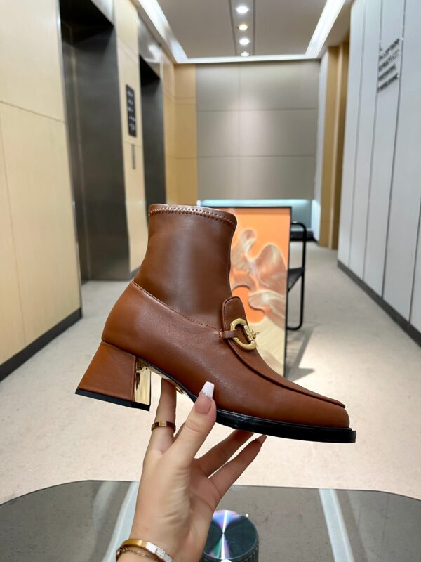 GUCCI WOMEN’S BOOTS - Image 9