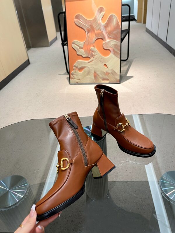 GUCCI WOMEN’S BOOTS - Image 2