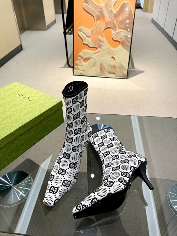 GUCCI WOMEN’S BOOTS - Image 9