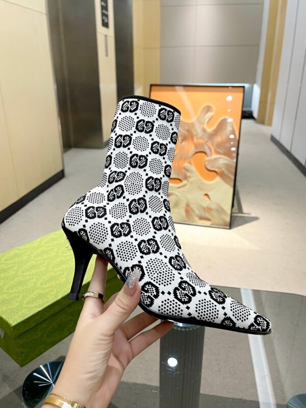 GUCCI WOMEN’S BOOTS - Image 6