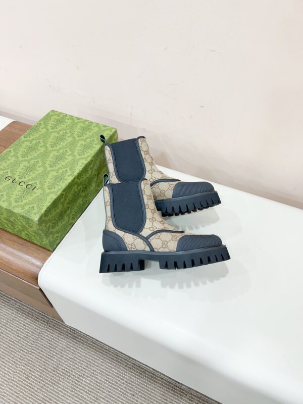 GUCCI WOMEN’S BOOTS - Image 9