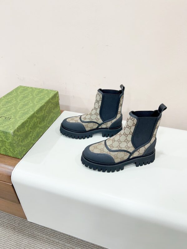 GUCCI WOMEN’S BOOTS - Image 8