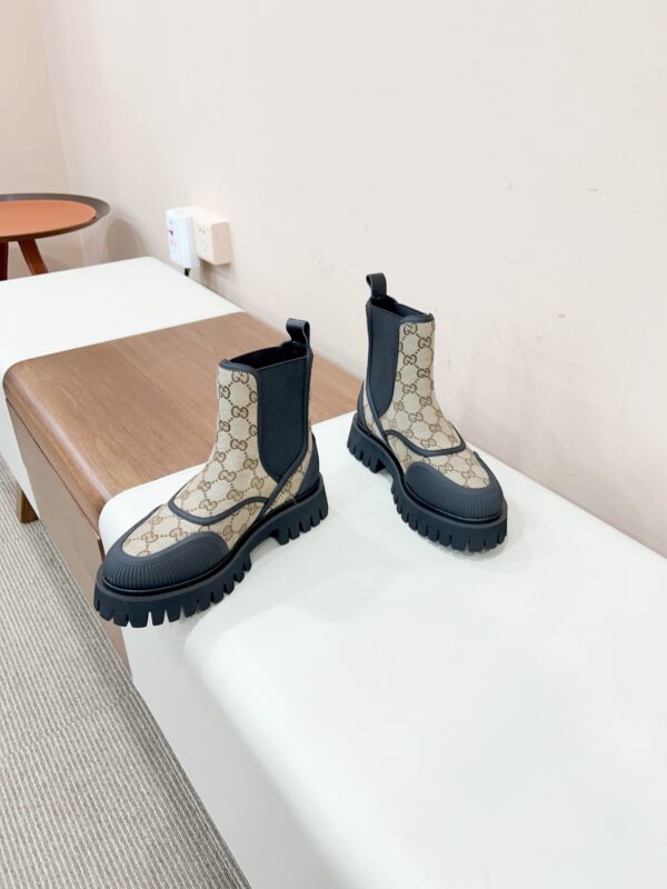 GUCCI WOMEN’S BOOTS - Image 7