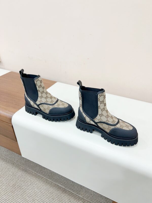 GUCCI WOMEN’S BOOTS - Image 5