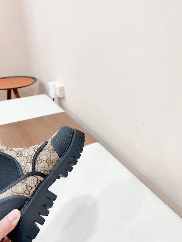GUCCI WOMEN’S BOOTS - Image 4