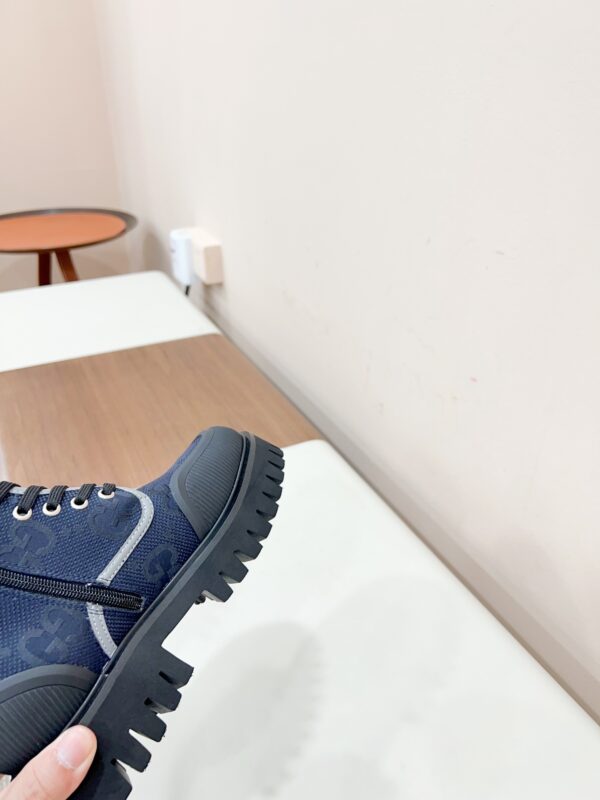 GUCCI WOMEN’S BOOTS - Image 4