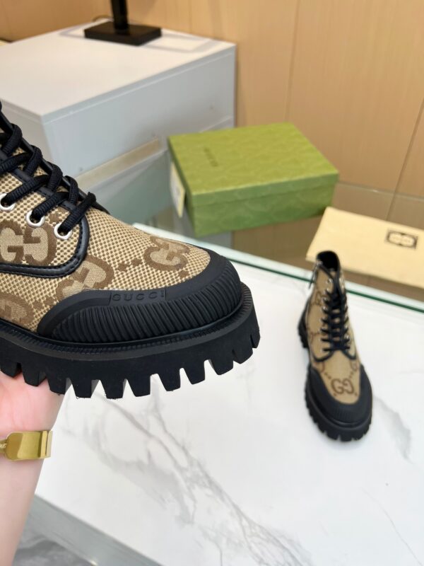 GUCCI WOMEN’S BOOTS - Image 8