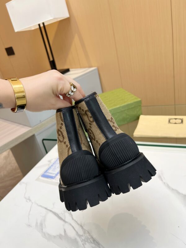 GUCCI WOMEN’S BOOTS - Image 9