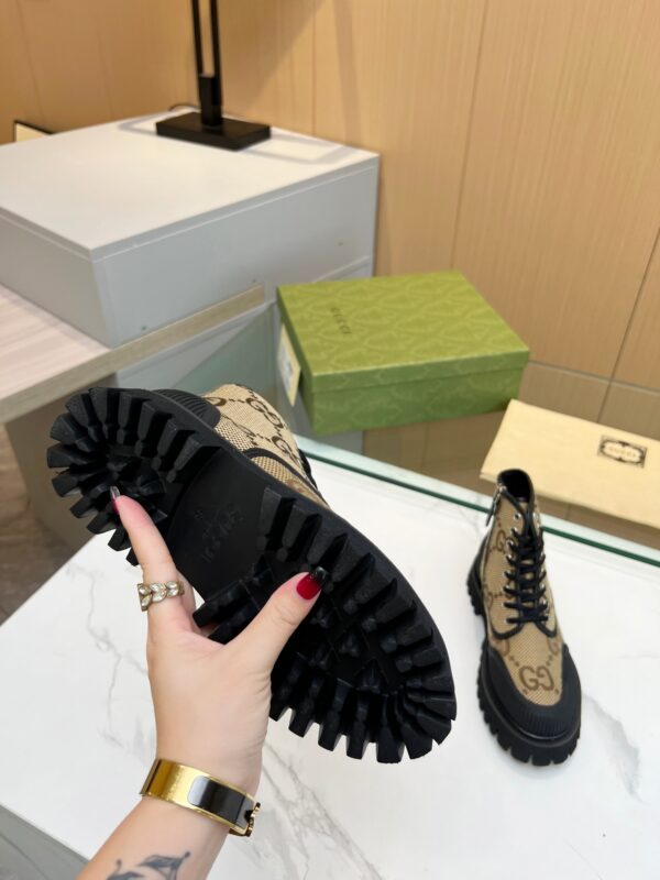 GUCCI WOMEN’S BOOTS - Image 10
