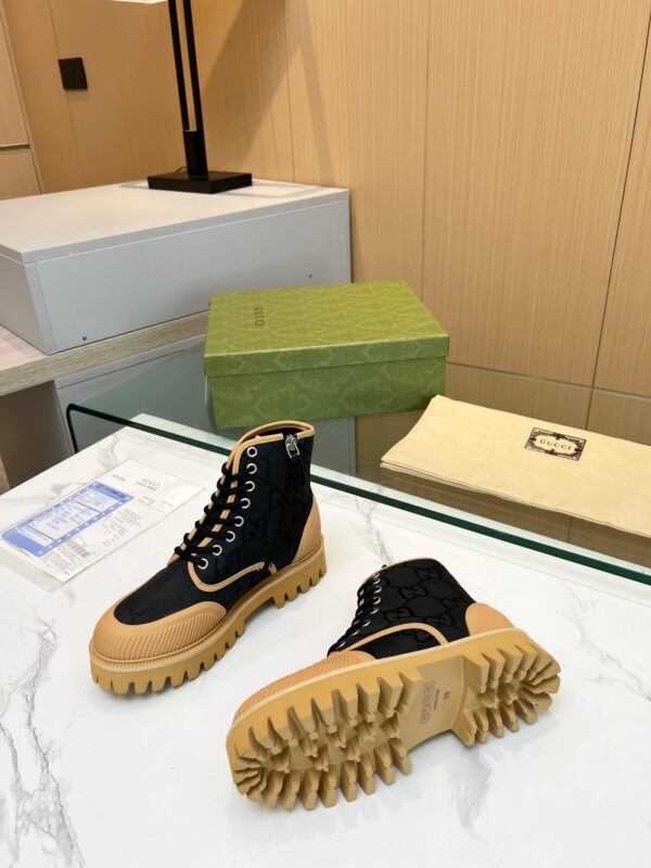 GUCCI WOMEN’S BOOTS - Image 8