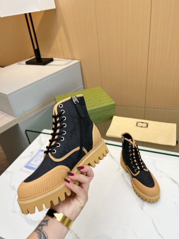 GUCCI WOMEN’S BOOTS - Image 7