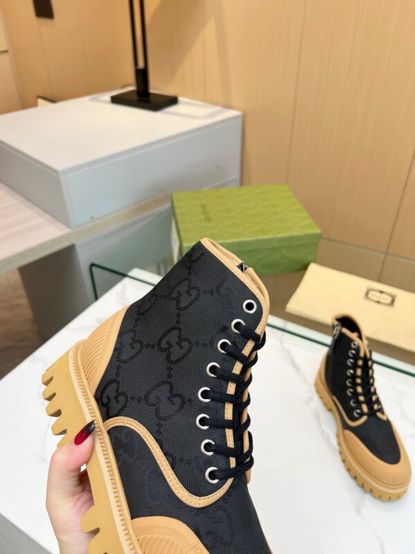 GUCCI WOMEN’S BOOTS - Image 4