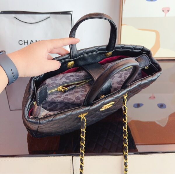 CHANEL COCO HANDLE SHOPPING TOTE QUILTED CAVIAR - Image 10