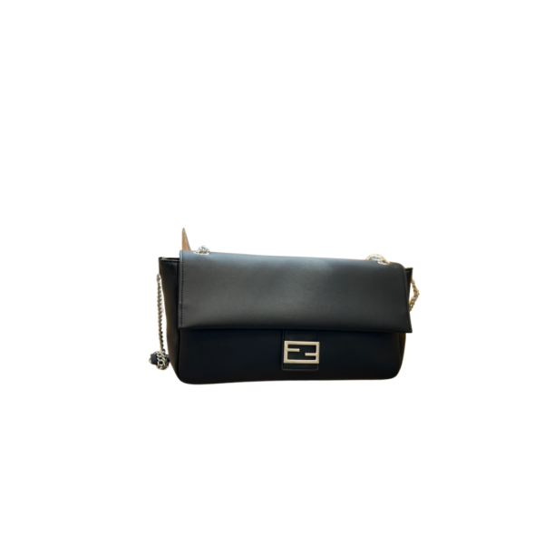 BLACK LEATHER BAGUETTE BAG