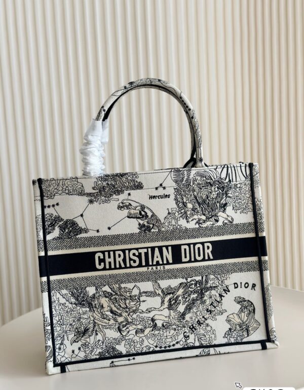 CD LARGE DOR BOOK TOTE DOR ZODIAC EMBROIDERY - Image 2