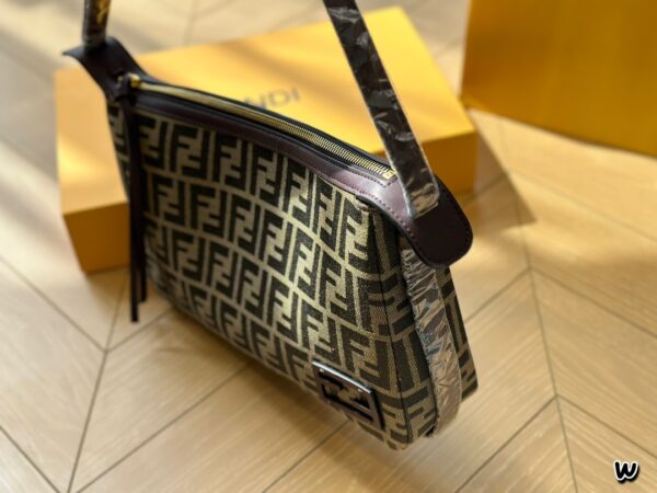 SIMPLY FENDI MEDIUM SHOULDER BAG - Image 5