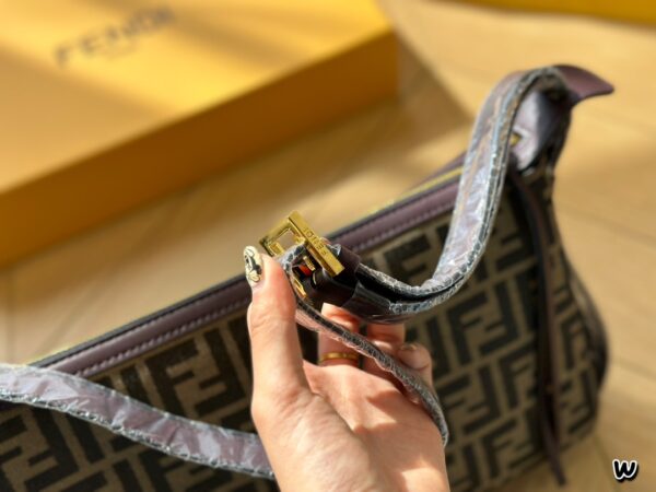SIMPLY FENDI MEDIUM SHOULDER BAG - Image 10