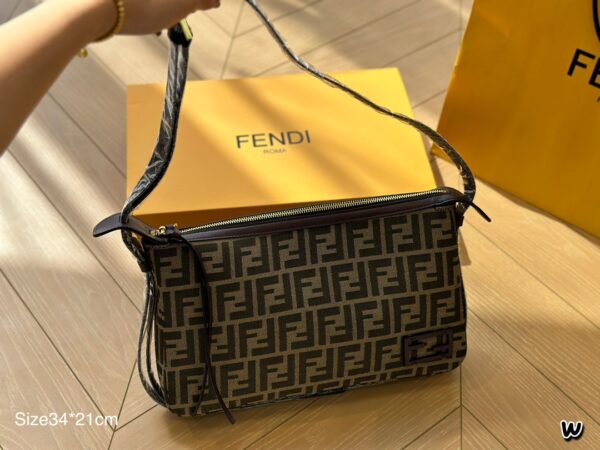 SIMPLY FENDI MEDIUM SHOULDER BAG - Image 11