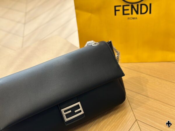 BLACK LEATHER BAGUETTE BAG - Image 3