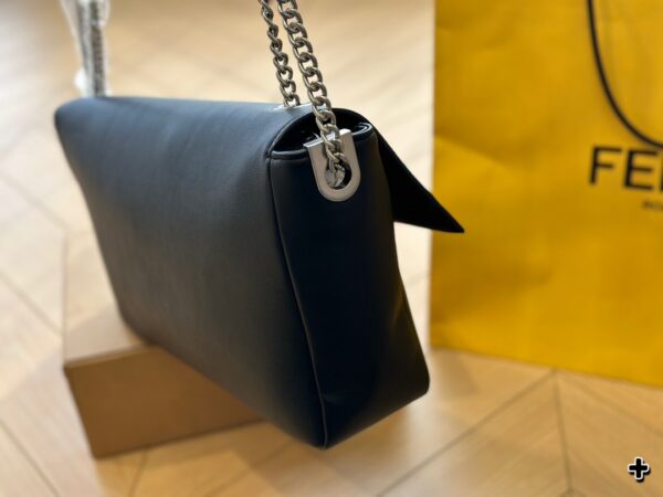 BLACK LEATHER BAGUETTE BAG - Image 6